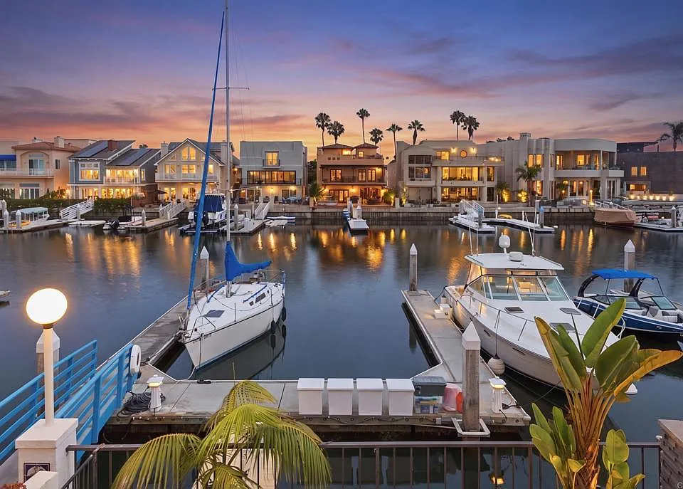48 Antigua Ct