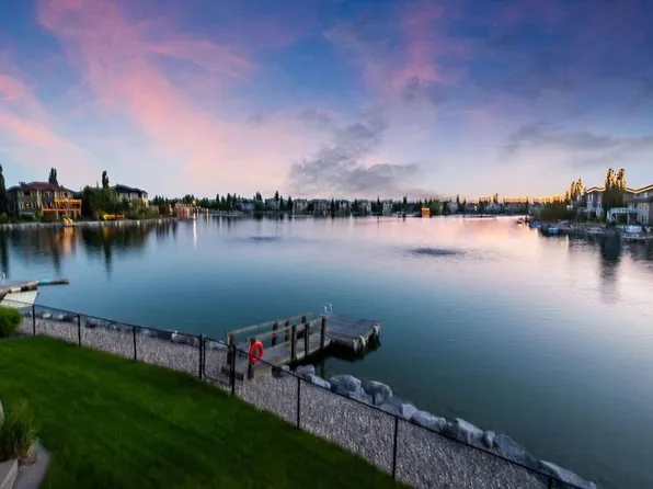 4 E Crystal Shores Lndg, Okotoks, AB T1S 2C5