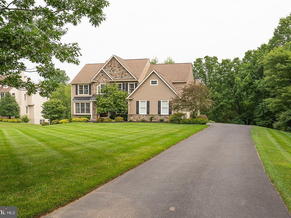 1st image of 82 Margil Farm Dr