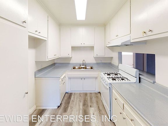 5th image of 21909 Saticoy St APT 3