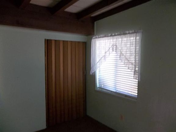 4th image of 412 Empire Dr