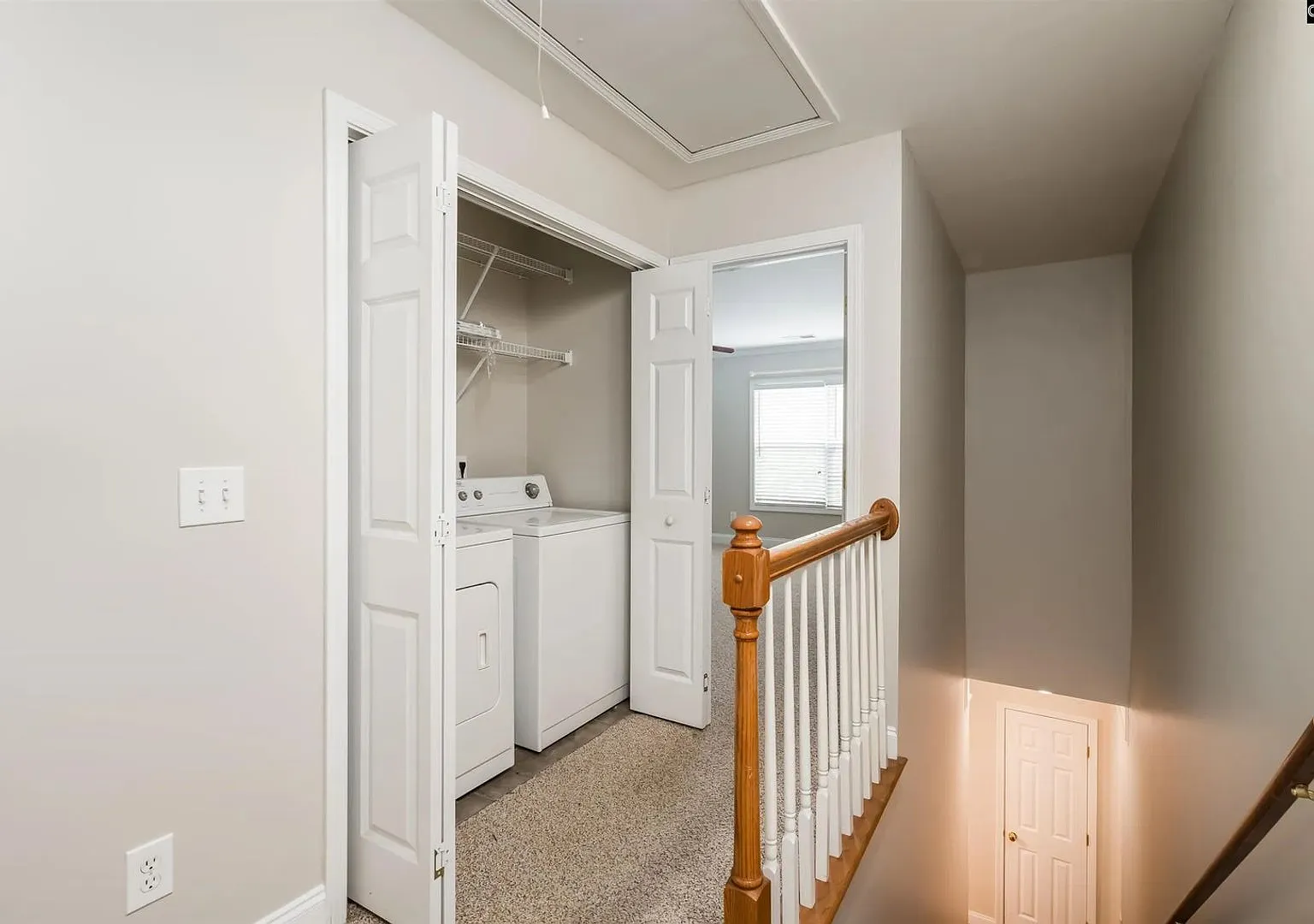 Charming 2BR Townhome in Columbia — Photo 3