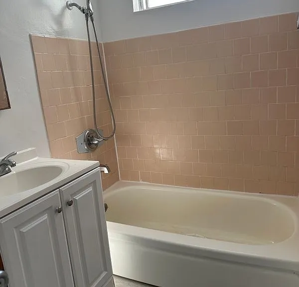 1650 W 209th St #6 — Photo 2