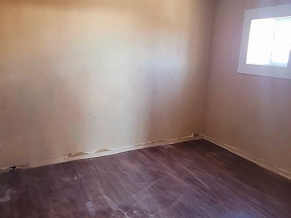 5th image of 1835 E 4th St #39