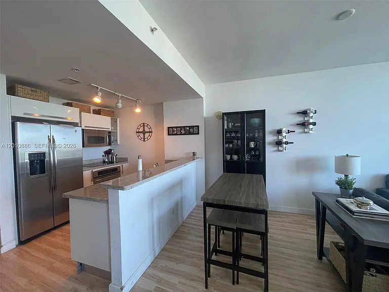 601 NE 36th St #1705 — Photo 4