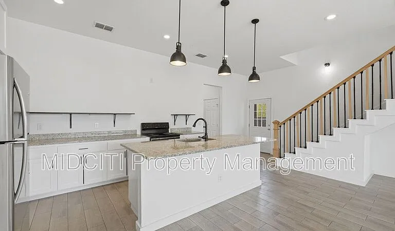 893 E Mather St — Photo 10