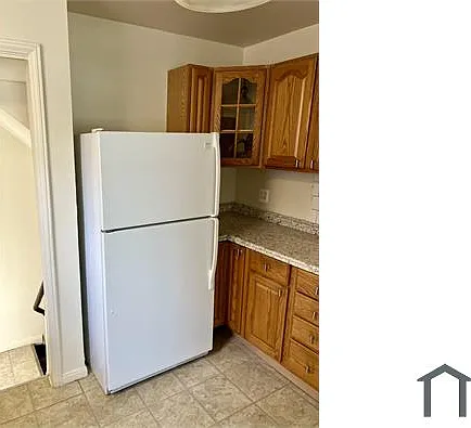20313 Schoenherr St — Photo 12