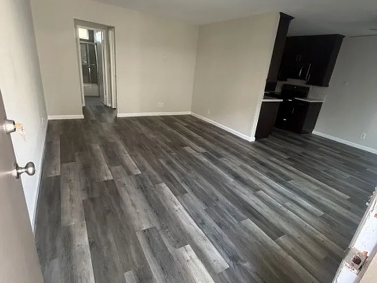 4560 North Ave — Photo 7
