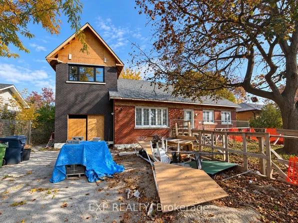 17 Windsor Rd, Toronto, ON M9R 3G2