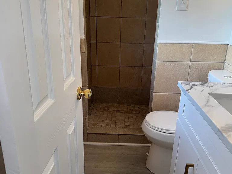 master bedroom toilets