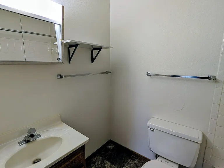 Southview Apartments — Photo 25
