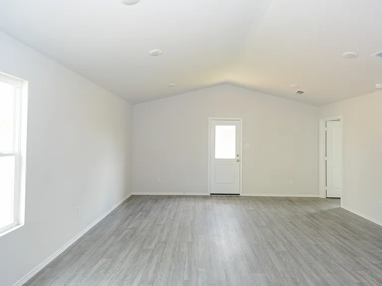 297 Victory Dr — Photo 4