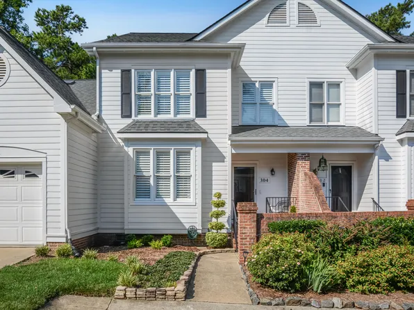 304 Vinca Cir, Cary, NC 27513