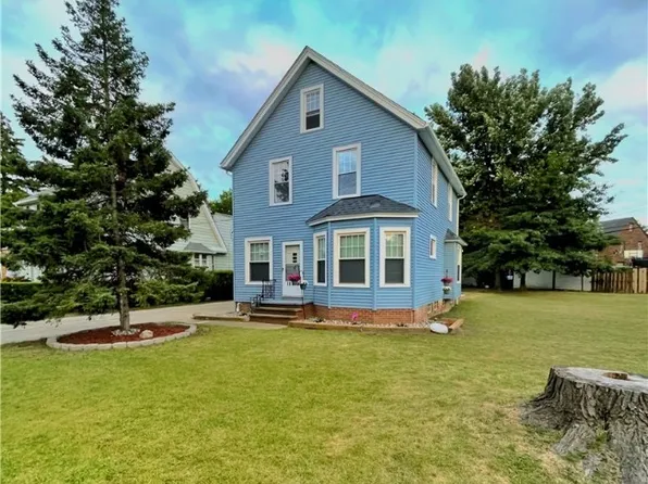 18416 Lake Shore Blvd, Cleveland, OH 44119