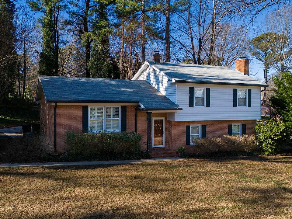 1st image of 2133 Wentworth Dr