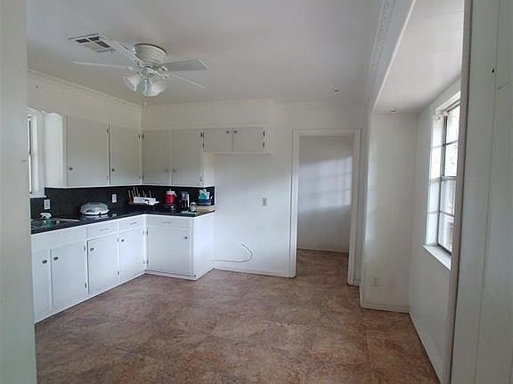 4th image of 1007 Eagle Hill Trl
