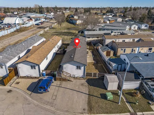 125 S Erin Woods Cir SE, Calgary, AB T2B 3E1