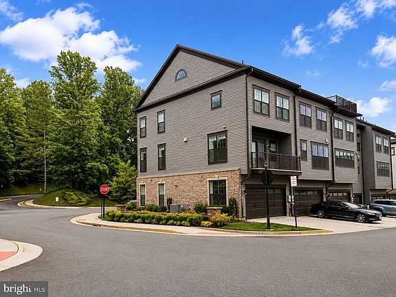 5th image of 4432 Fair Lakes Ct