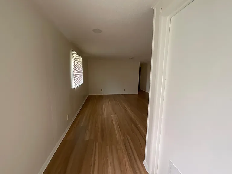 408 Cone St — Photo 5