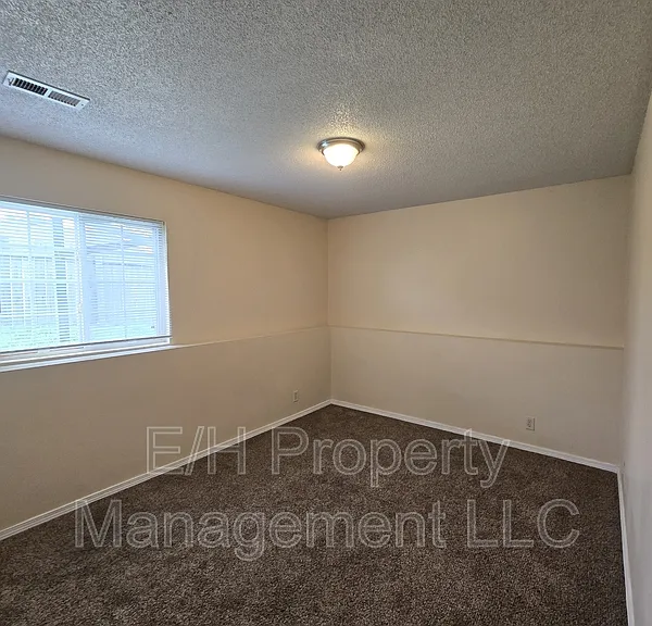 4460 S Elizabeth Ave — Photo 12