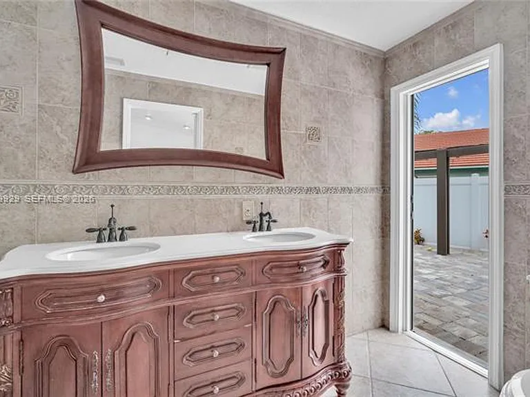 15715 SW 76th Ter — Photo 28