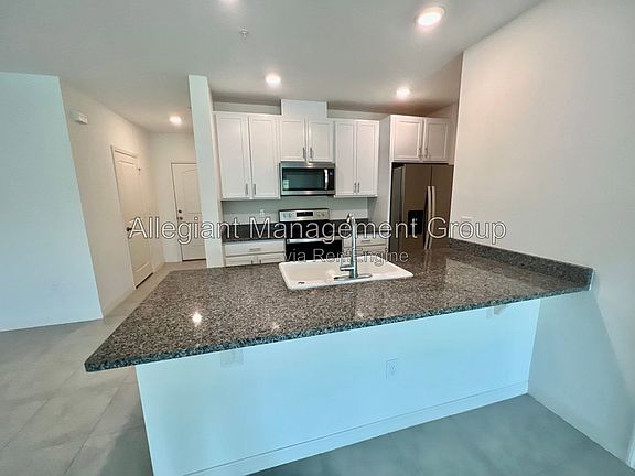 4th image of 3805 Hampton Chase Ln