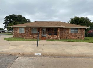 207 Ramsey Dr, Elk City, OK 73644