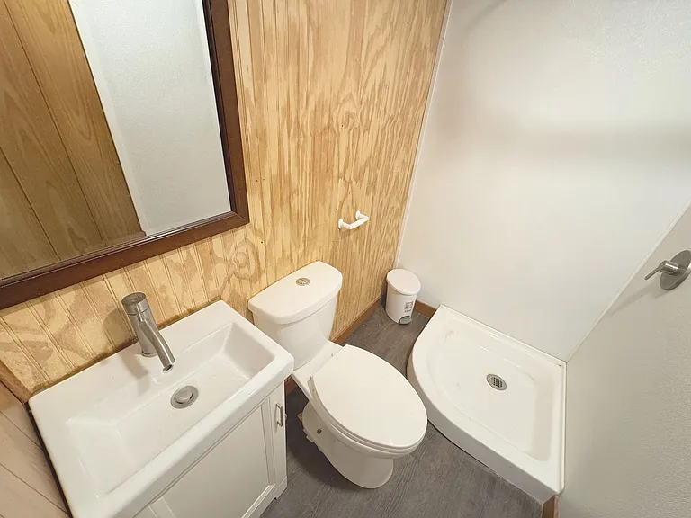 416 Grover St — Photo 19