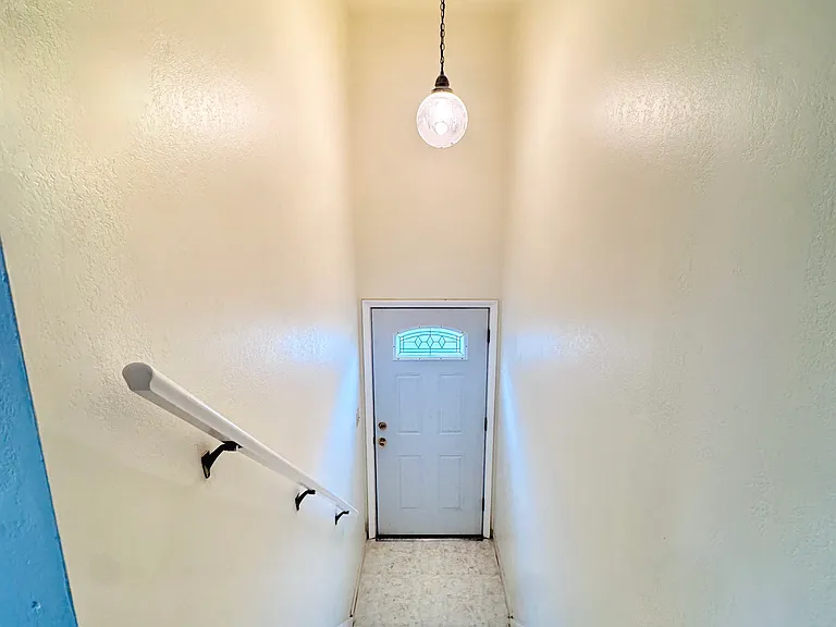 5559 Penn Cir #2 — Photo 10