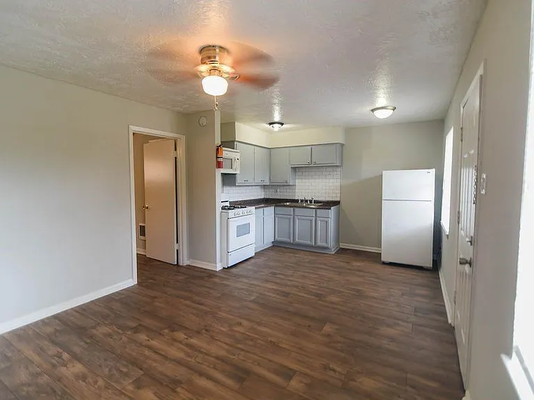 311 Campbell Ave #8 — Photo 3