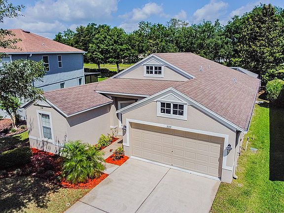 Aerial no neighbors rear