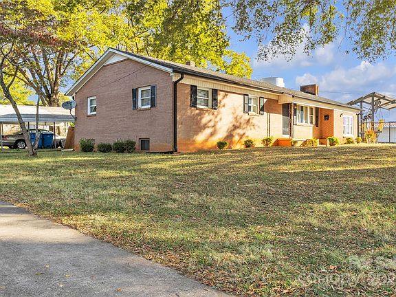 3rd image of 601 1st Avenue Dr SE