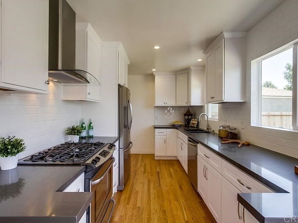 1st image of 3826 Merivale Ave