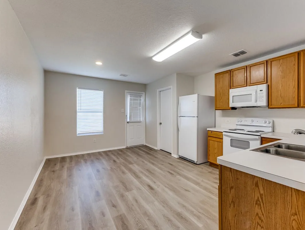 1609 Castle Ridge Road Fort Worth TX 76140 — Photo 4