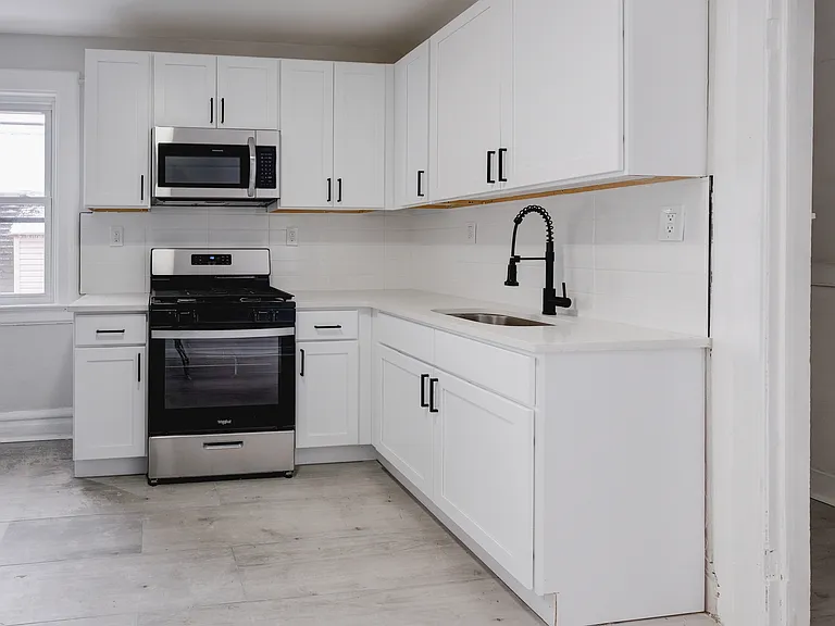 5 Baldwin Ave — Photo 2