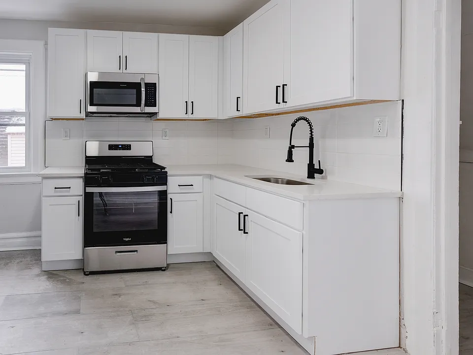 5 Baldwin Ave #3