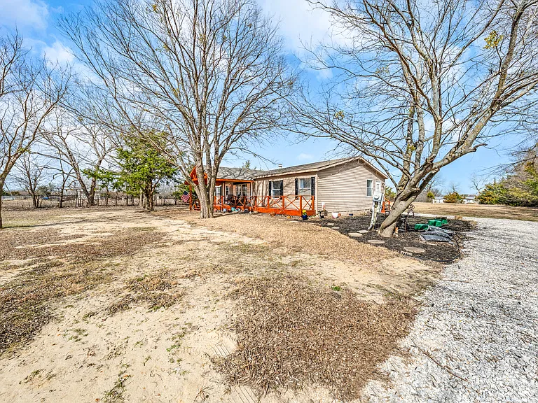 366 Tony Ln — Photo 32