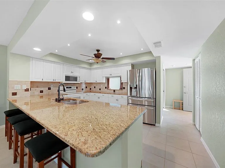 240 Lewis Cir #513 — Photo 24