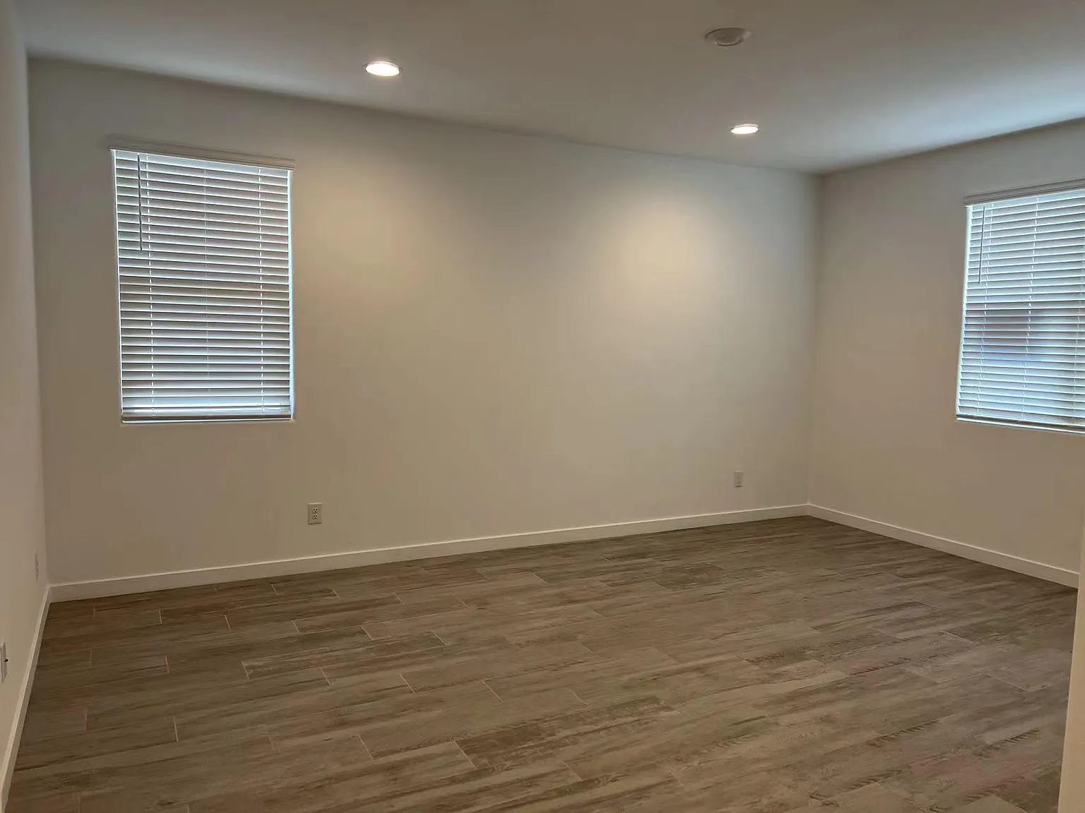 560 E Cactus Wren Dr — Photo 4
