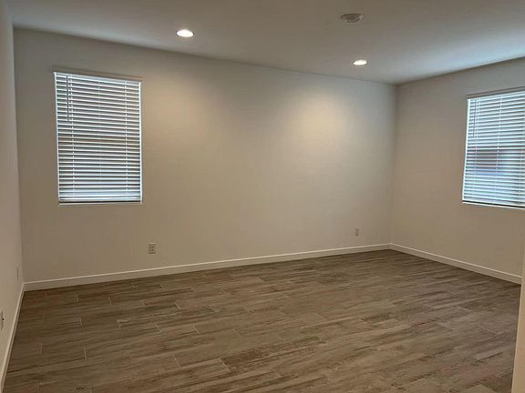 4th image of 560 E Cactus Wren Dr