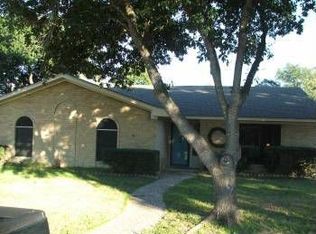 3903 Oak Bluff Cir, Bryan, TX 77802