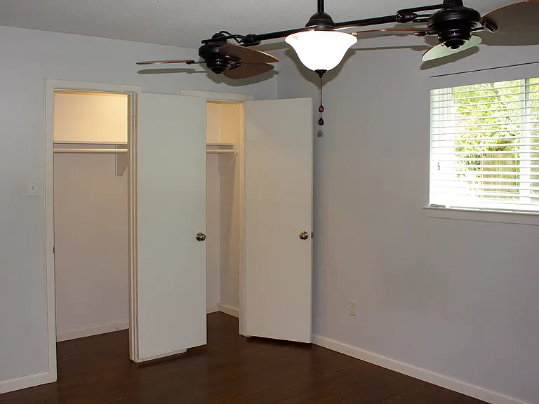 2305 Harvard Dr — Photo 15
