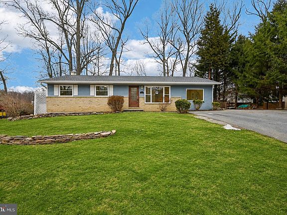 3rd image of 5806 Miriam Dr