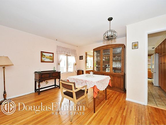 4th image of 42 Forest Dr