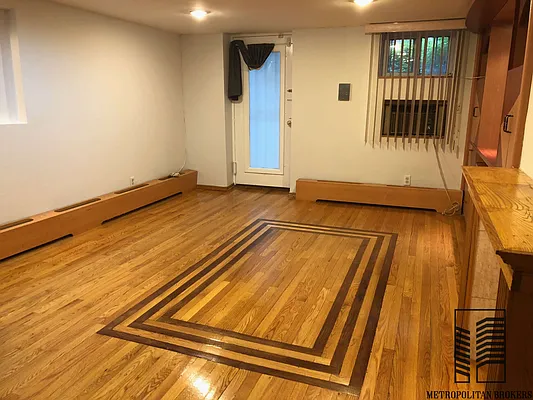 Rented by Metropolitan Brokers Inc. | media 11