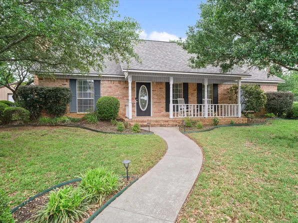 257 Colonial Cir, Athens, TX 75751