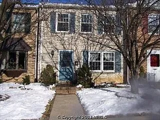 843 Woodlawn Dr photo 1