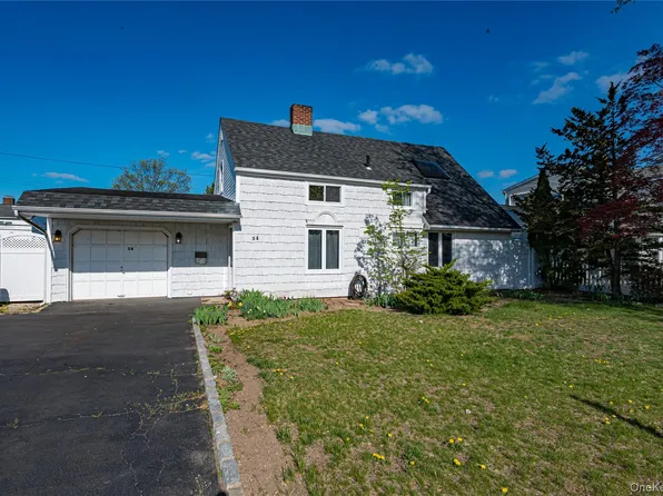 54 Ramble Lane, Levittown, NY 11756