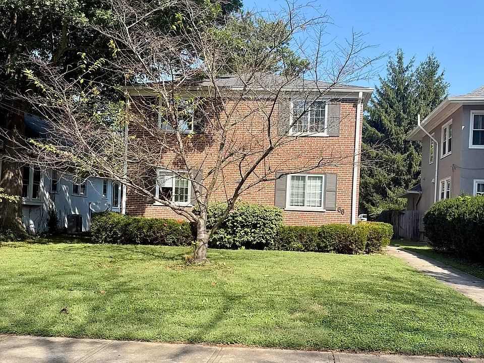 66 Mound Ave #3