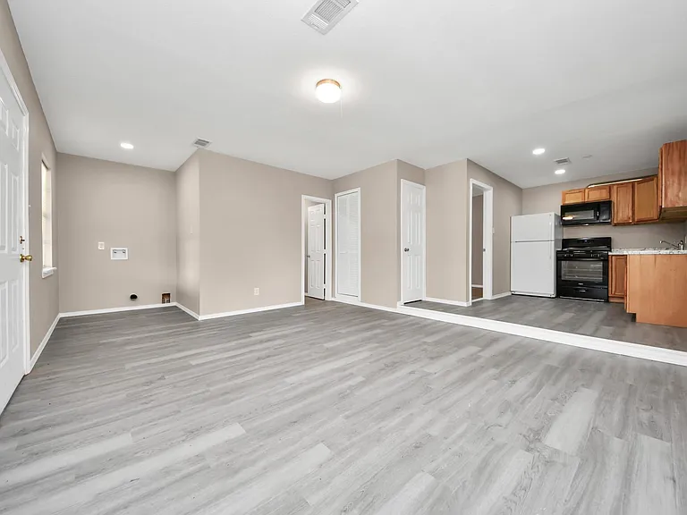 17111 River Rd #A — Photo 6
